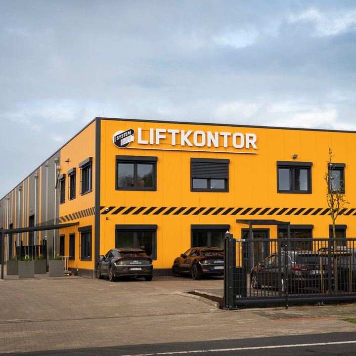 Liftkontor Bremerhaven: Neubau einer Werkhalle mit Bürogebäude, Waschplatz und Lagerhalle